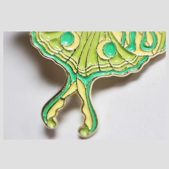 Detailed celestial Luna moth enamel pin - Picture 5 of 10